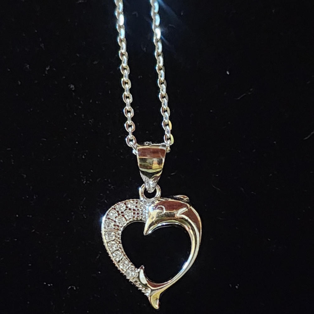 925 Sterling Silver Elegant Silver Dolphin Heart Pendant Necklace